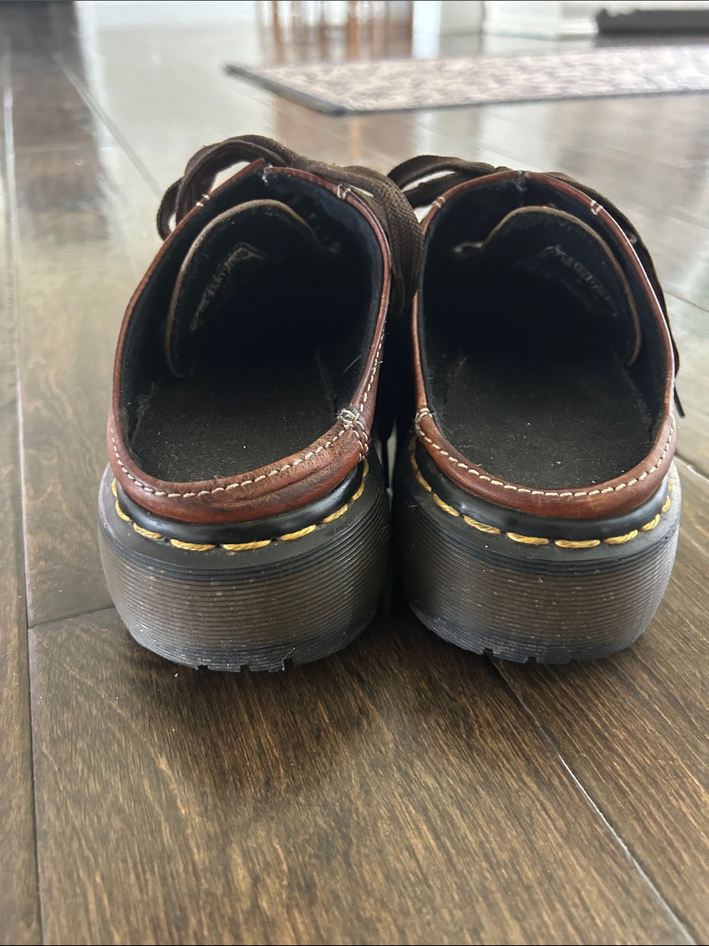 Vintage 1990s Dr. Martens 1A06 lace-up leather mules/clogs - Picture 3 of 5